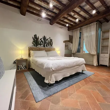 Vicolo Della Scala * קורטונה