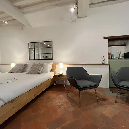 Vicolo Della Scala *